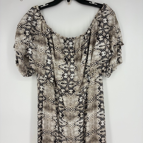 Eloquii Womens Size 14 Off Shoulder Maxi Dress Beige Brown Snake Print Ruffles - Picture 3 of 10